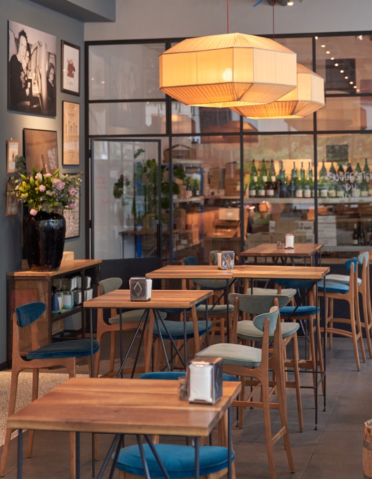 Etiquette dining area